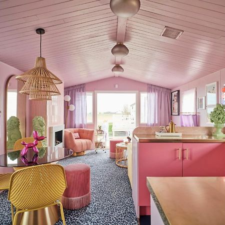 Fun Barbie Inspired, 6 Berth Caravan - Camber Sands Holiday Park, Near The Beach Екстериор снимка